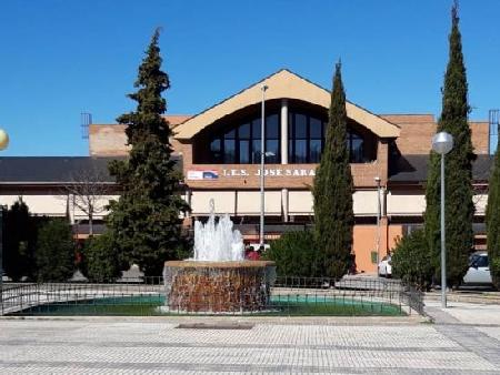 Imagen El Ayuntamiento refuerza su apuesta por el Bachillerato Internacional en el IES José Saramago de Majadahonda