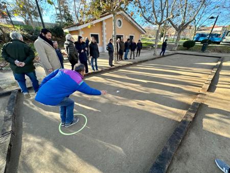 Imagen Majadahonda estrena dos nuevas pistas de petanca en el Parque de Colón