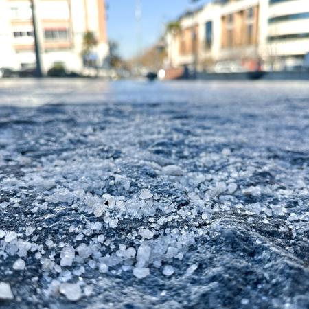 Imagen Majadahonda comienza el reparto de sal entre vecinos y comerciantes para hacer frente al invierno