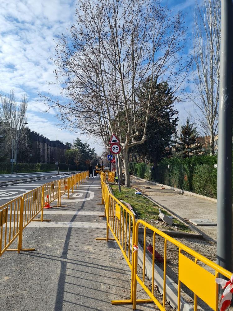 Imagen El Ayuntamiento de Majadahonda renueva el acerado de la Avenida de los Reyes Católicos