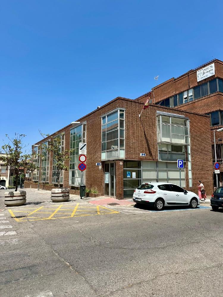 Imagen En marcha la futura ampliación del centro de mayores de Majadahonda